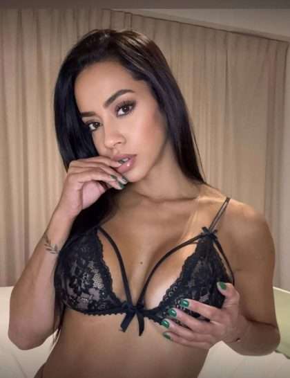 Priya Kapoor aka DesiQueen — Best Thick OnlyFans Creator from India