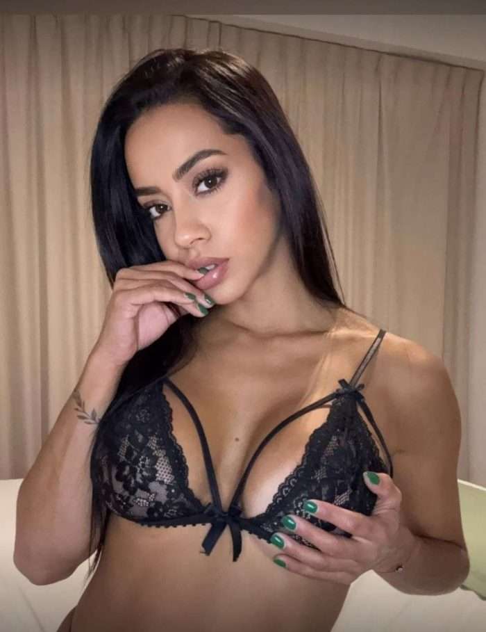 Priya Kapoor aka DesiQueen - OnlyFans VIP Free Access & Nude Content