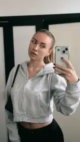 KateV aka katexmisxxx photo 3 of 22