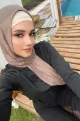 Samira Omari photo 3 of 20