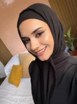 Samira Omari photo 1 of 20